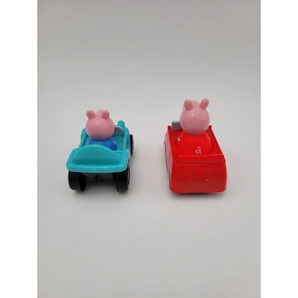 Peppa Pig Play Rug Mat with Peppa And George Car Figures - Picture 11 of 13